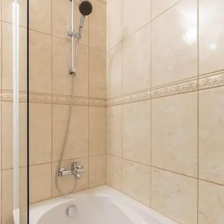 S22 * بودابست