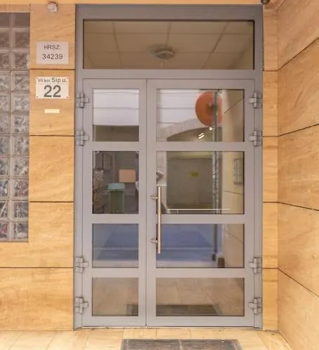 Apartmán S22 *